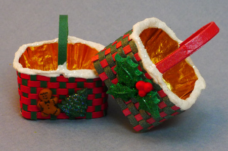 1:12 scale dollhouse miniature scale hand weave baskets, 1.5 inch (38mm) x 1.25 inch (32mm) x .5 inch (12mm) high by CDHM Artisan Monica Graham, IGMA Artisan, of M-M-Minis