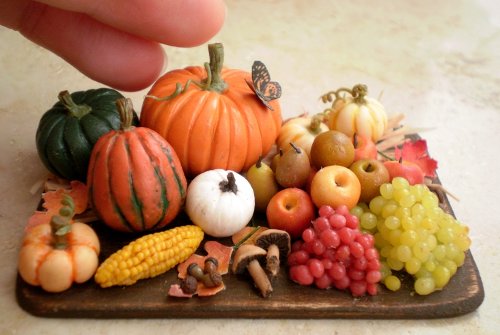 1:12 scale OOAK harvest feast of fruits and pumpkins on a prep board by CDHM Artisan Veselina Koleva of Vesper Miniatures