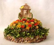 CDHM artisan Cathy Ruggiero  of Golden Unicorn Minis makes custom 1:12 scale floral arrangements