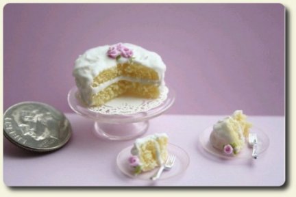 CDHM artisan and IGMA Artist Sandi Palesch creating under the business name of Natures Mini Harvest she creates dollhouse miniature food in 1:12 scale 
