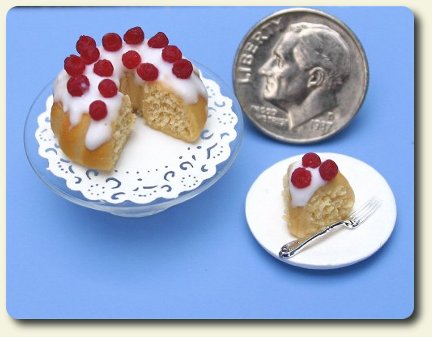 CDHM artisan and IGMA Artist Sandi Palesch creating under the business name of Natures Mini Harvest she creates dollhouse miniature desserts in 1:12 scale