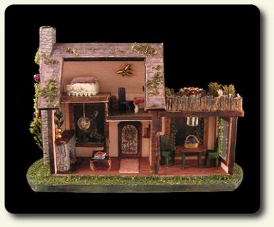 CDHM artisan Pat Carlson creating under the business name of Pat Carlson Miniature creates dollhouse miniature 144 scale fairy style roomboxes and dollhouses