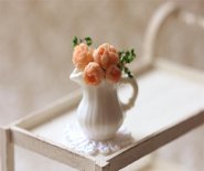 CDHM Miniature Forum member PeiliMiniatures made these tiny 1:12 scale flowers