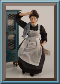 CDHM artisan Sherri Colvin creates handmade sculpted 1:12 dolls in dollhouse scale along with doll kits
