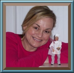 CDHM artisan Sherri Colvin creates handmade sculpted 1:12 dolls in dollhouse scale along with doll kits