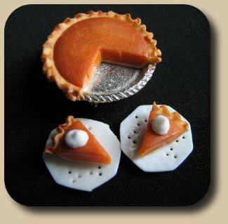 CDHM artisan and IGMA Fellow Betsy Niederer creates scale dollhouse miniature foods in 1/12 scale