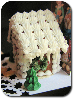 CDHM category feature, CDHM The Miniature Way, December 2010 Christmas Gingerbread houses, 1:12, 1:24, 144 scale
