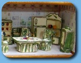 CDHM Artisans Valbuena Miniaturas creates 1/12 and 144 scale dollhouses miniature furniture and roomboxes