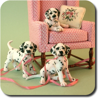 CDHM Artisan and IGMA Fellow Kerri Pajutee creates polymer clay animals including dogs, cats, donkey, and deer in 1:12 scale dollhouse scale miniature