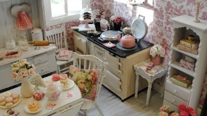 Shabby cottage dollhouses and dollhouse scale foods 1:12 scale by CDHM Artisan Kim Saulter