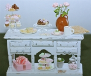 Sandra Keller Palesch, IGMA Artisan creates dollhouse scale foods for the dollhouse