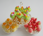 Dollhouse miniature foods created by CDHM Artisan Orsolya Skulteti IGMA Fellow