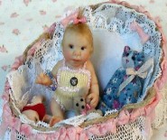 CDHM and IGMA artisan Patty Clark creates dollhouse scale 1:12 scale baby babies