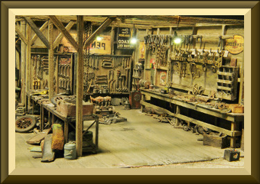 CDHM online magazine, the miniature way small scale 144, 1/24 scale and 1:48 dollhouse miniatures