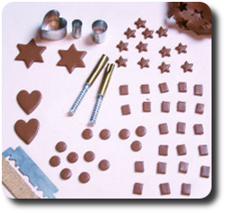 CDHM artisan Stephanie Kilgast shows you a how-to on making Lebkuchen (German gingerbread) in dollhouse 1:12 scale