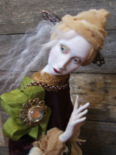 CDHM Gallery of Nefer Kane sculpting art dolls from polymer clay or Premix clay with a flair to the magical doll art for the doll industry and Vcollectors