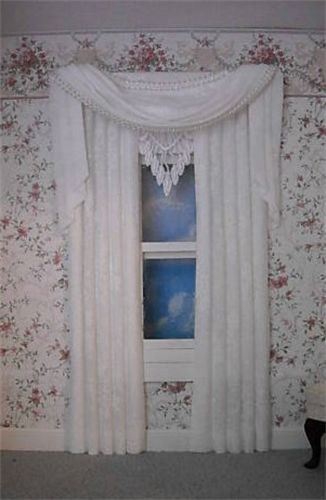 CDHM Gallery of Linda Wooten of Wootens Miniatures makes 1:12 and 1:24 scale drapes, curtains, and bedding for dollhouse miniatures