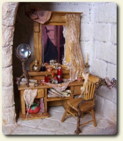 CDHM artisan Karin Caspar of KC Designs, 144 scale dolls house, haunted dollhouse miniatures