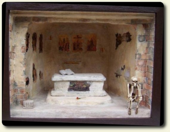 CDHM artisan Karin Caspar of KC Designs, 144 scale dolls house, haunted dollhouse miniatures