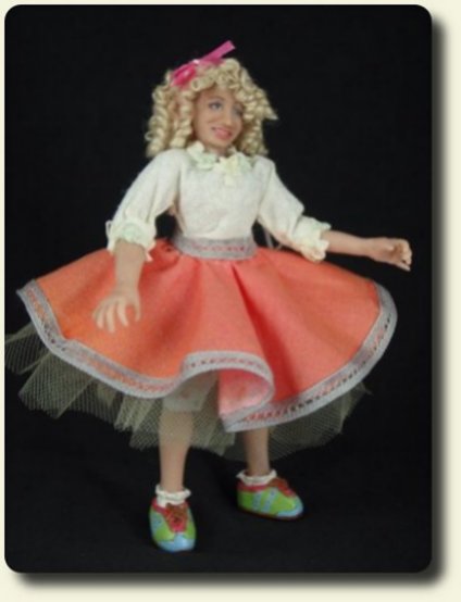 CDHM artisan Cheri Voellmann of Polkadot Toadstool, miniature sculpted art dolls