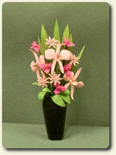 CDHM artisan and IGMA Fellow Era Anderson Pearce of Pearce Miniatures, Bird of paradise, dollhouse miniature flowers, plants and trees in 1:12 scale