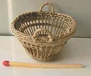 cdhm artisan Lidi Stroud of Nambucca's Little Shoppe weaves 1/12 scale dollhouse miniature baskets of all kinds