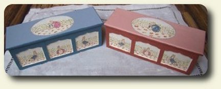 CDHM category feature, CDHM Artisans Valbuena Miniaturas hand paints dollhouse scale furniture