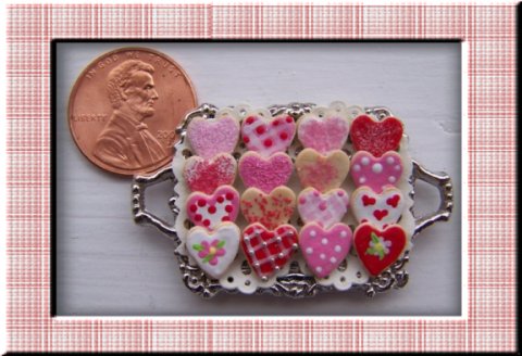 CDHM artisan Jennifer Tuttle valentine dollhouse