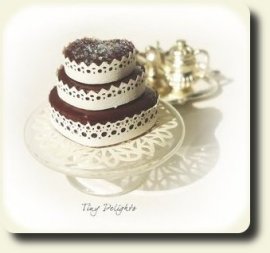 CDHM category feature, Chocolate Cake By Tiny Delights By Ana in dollhouse miniatures