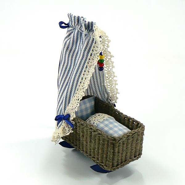 learn to weave a dolls house cradle with Ulrike Leibling